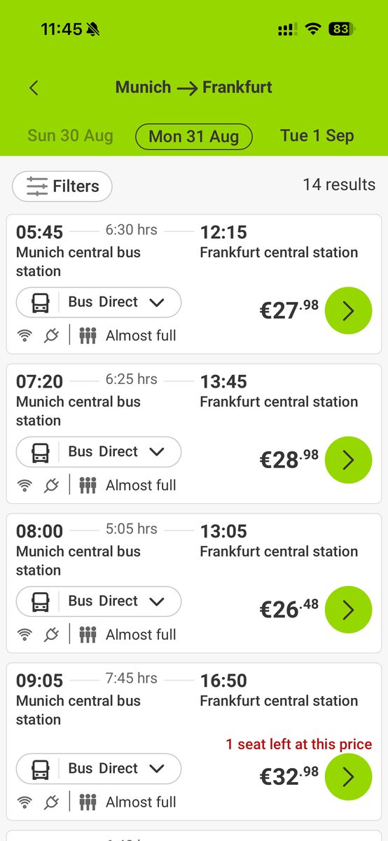 FlixBusアプリの検索結果。ミュンヘン発フランクフルト行きの便が時刻と料金つきで並ぶ