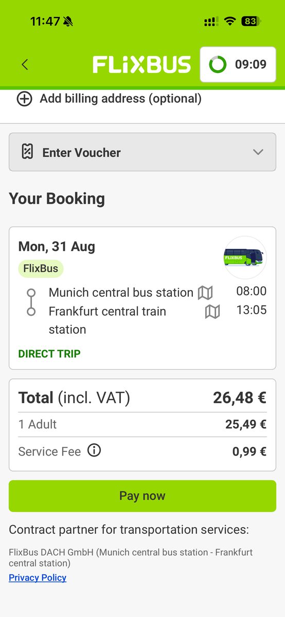 FlixBusアプリの最終確認画面。運賃25.49ユーロにサービス料0.99ユーロが加算されている