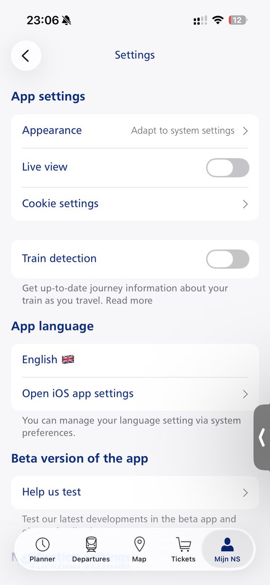 NSアプリの設定画面(App languageで英語を確認できる)