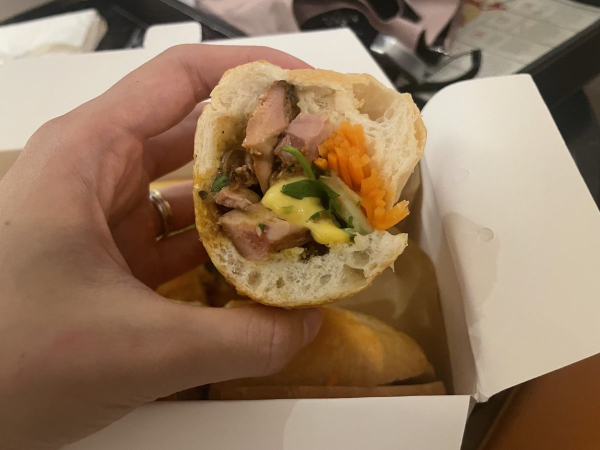 バインミー25で買った肉のバインミー